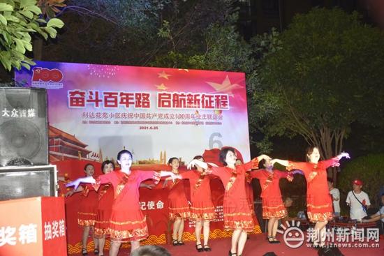 逃离昏暗的废弃城